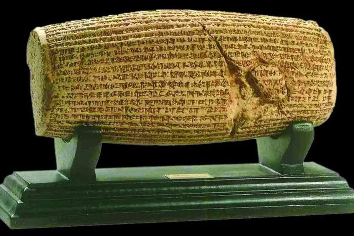 کوروشِ کبیر کے منشور کو دنیا کے پہلے انسانی حقوق کے منشور اور ثقافتی تنوع کے احترام کی ایک دستاویز کے طور پر، سمرقند میں یونیسکو کے رکن ممالک کی منظوری سے باضابطہ طور پر تسلیم کر لیا گیا۔